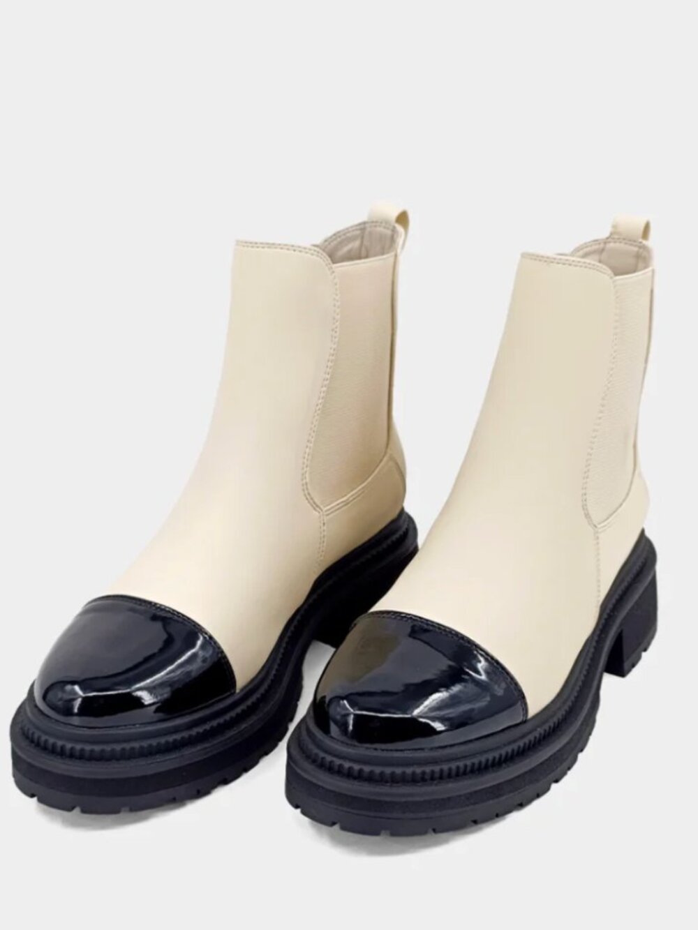 NEW SHUSHOP Zeina Lug Sole Chelsea Boot 10 M, BONE